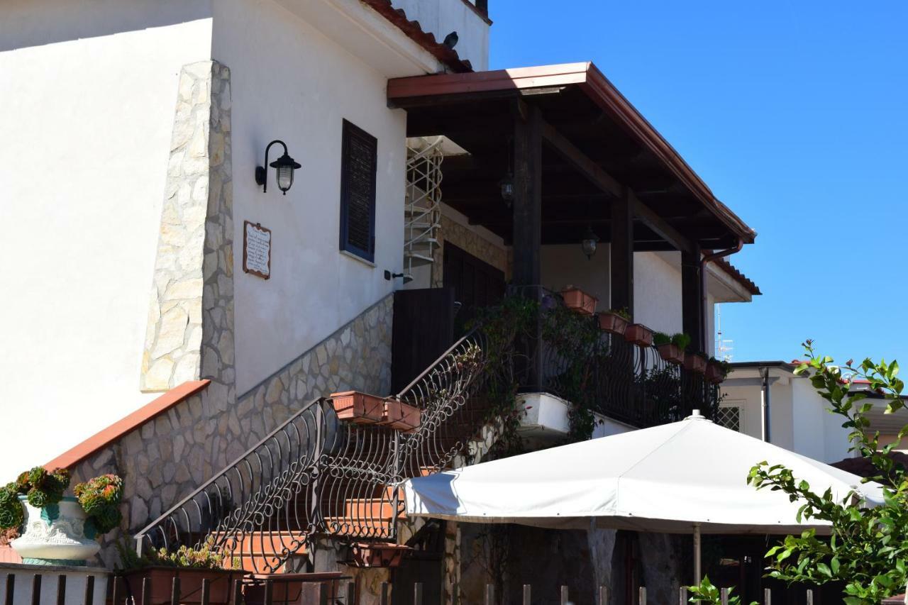 Bed &Breakfast Pinetamare Bed & Breakfast Castel Volturno Exterior photo