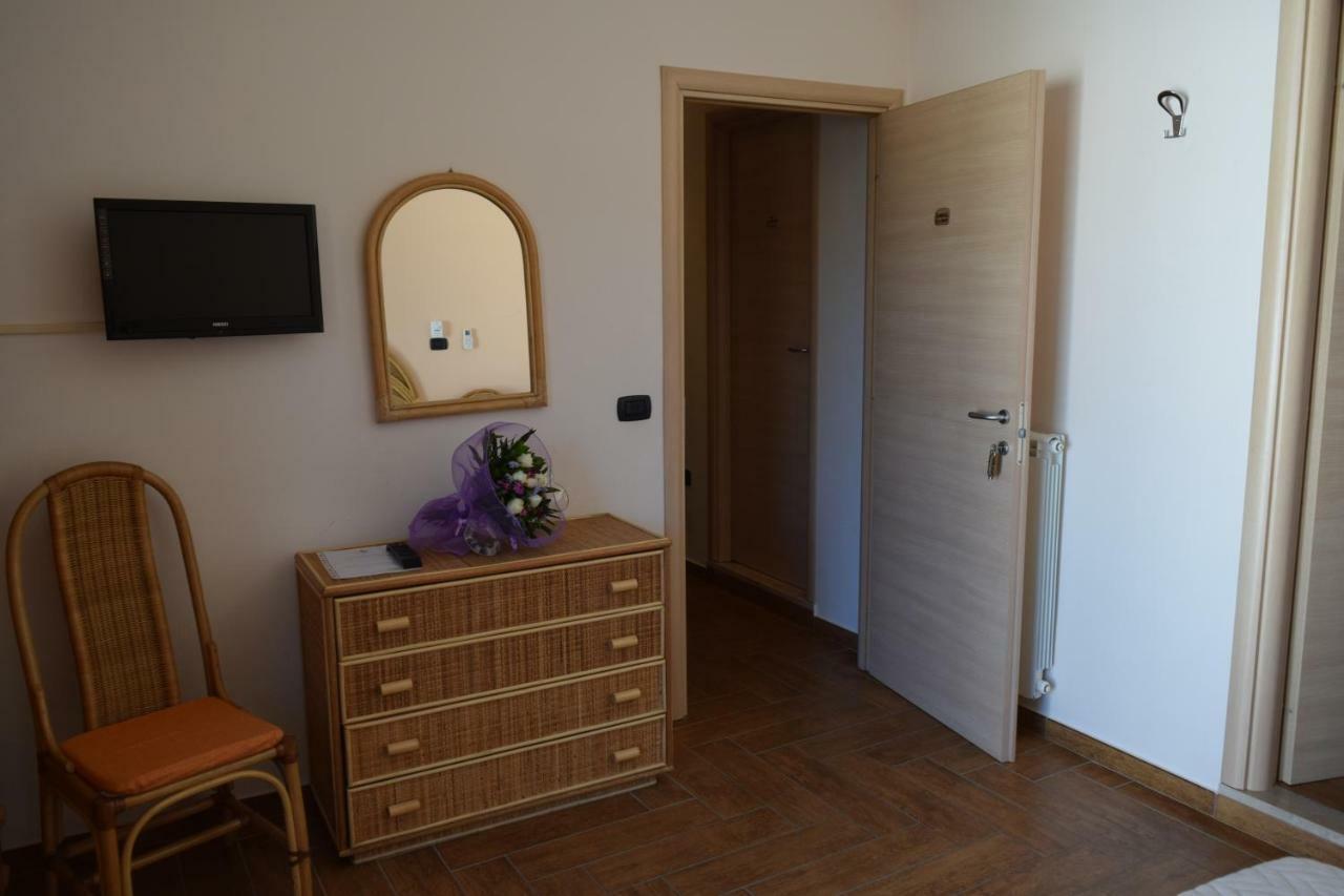 Bed &Breakfast Pinetamare Bed & Breakfast Castel Volturno Exterior photo